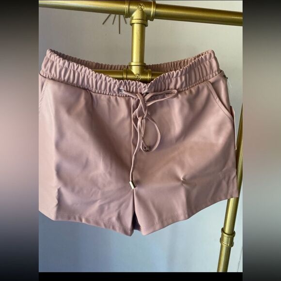 Blashe shorts faux leather nude elastic waist New - Picture 2 of 10